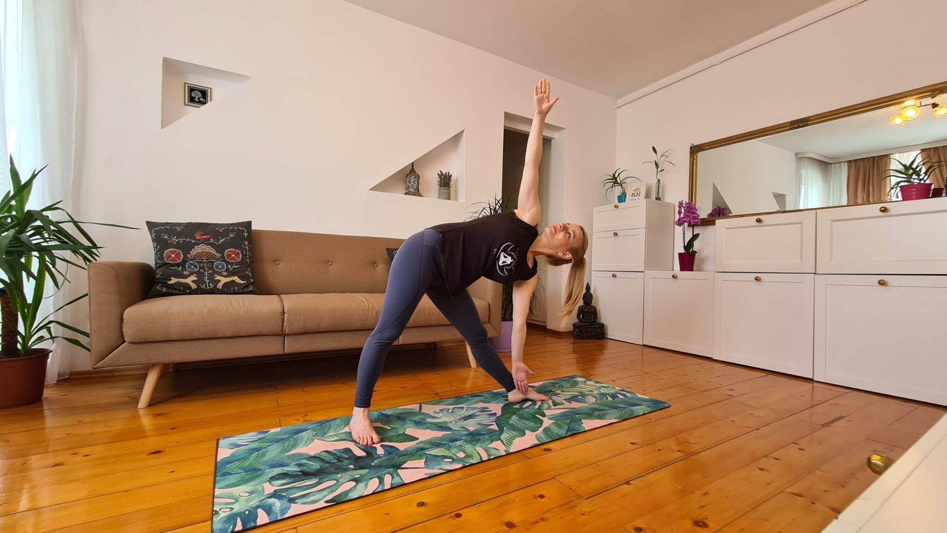 yoga pentru spate. Postura triunghiului