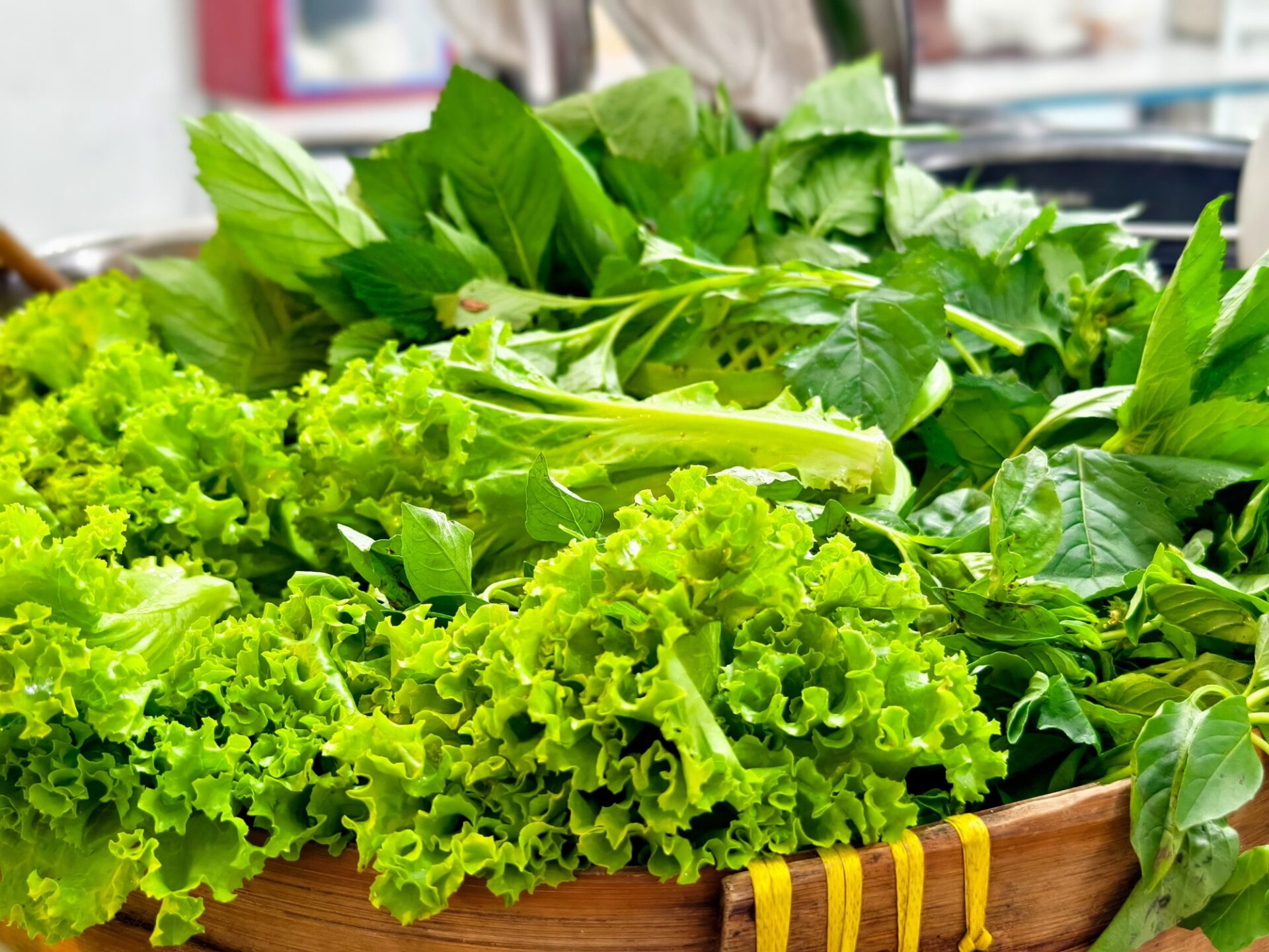 salata verde conține cantități mari de nitrați