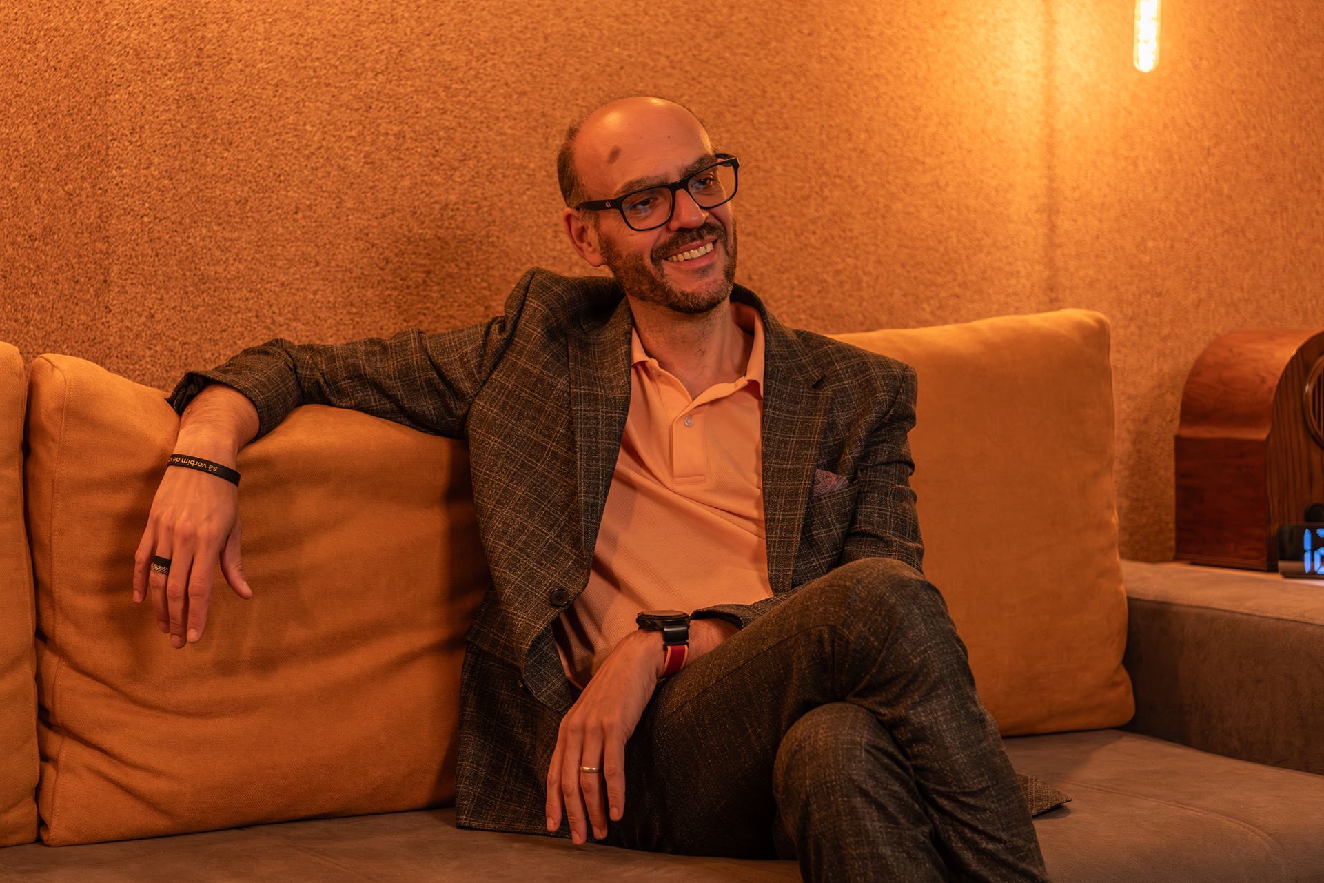 Ion Andrei Puican este psihoterapeut și psiholog clinician, formator OH Cards și Panorama Socială, coach, consilier dezvoltare personală și Art Terapeut. Împreună cu Oana Puican realizează podcastul „Să vorbim de vorbă”, un demers care susține firescul mersului la psiholog, prin povești, experiențe personale, într-un limbaj obișnuit, plin de empatie și chiar umor.